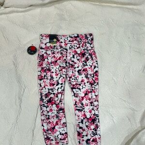 2!!! pairs of athletic leggings